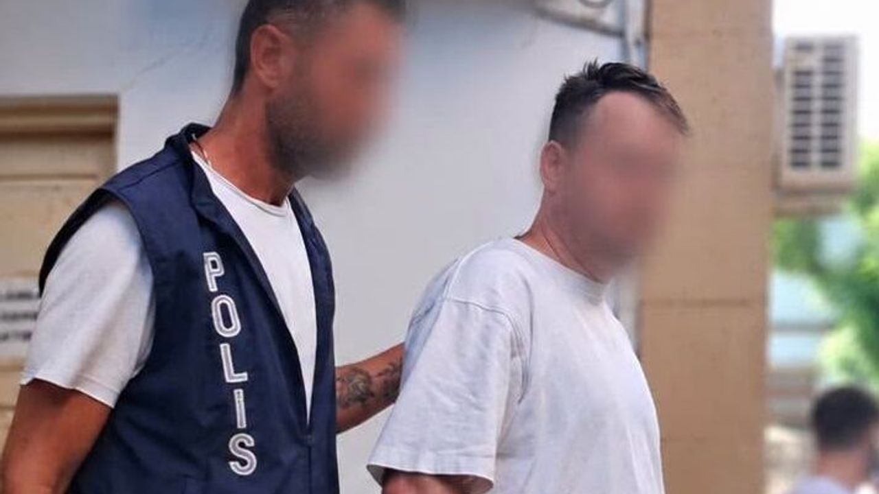 Girne’de maket bıçaklı dehşet