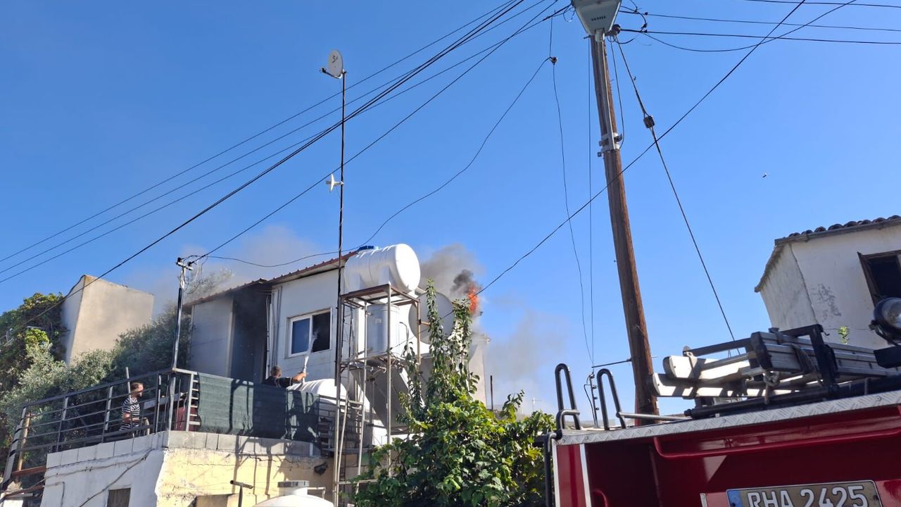 Lefkoşa Surlariçi'nde korkutan yangın