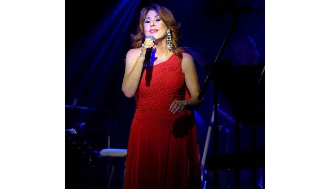 Nilüfer, Merit Park Hotel’de nostalji rüzgârı estirdi.