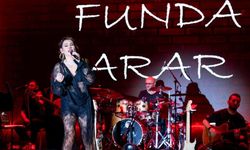 Funda Arar’dan Merit Park Hotel’de unutulmaz gece