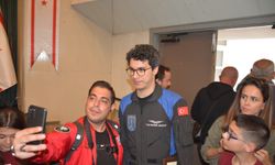 Astronot Alper Gezeravcı, seyir defterini Kıbrıs’la paylaştı