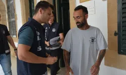 Kendisini telefondan engelleyen eski eşini dövdü