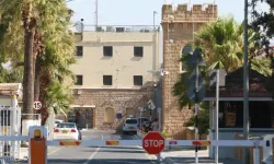 Rum polisi Merkezi Cezaevi’ne ait gizli dosyalarla ilgili beş kişiyi tutukladı