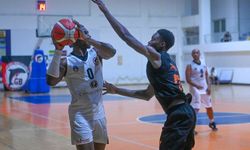 Gençler, Base’e patladı: 63-43