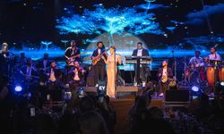 Les Ambassadeurs’ta Ebru Yaşar rüzgarı esti