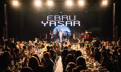 Les Ambassadeurs’ta Ebru Yaşar rüzgarı esti