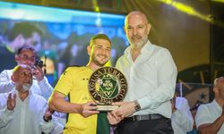 Gürlü ve Dinopeter, MTG efsaneleri arasına katıldı