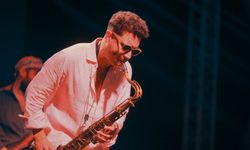 "Mehmet Ali Sanlıkol Quintet" Othello Kalesi’nde sahne aldı