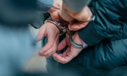 Kaza yapıp aracı kimin kullandığı konusunda polise yalan beyanda bulunan üç kişi tutuklandı