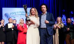 Bahar Gökhan’a İstanbul’da “En İyi Kadın Sanatçı” ödülü