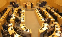 Rum Avrupa milletvekilleri arasında “iç savaş”