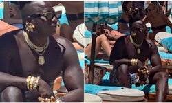 Mikonos’ta ki bir beachclubta 1,5 kilogram altınla dolaştı