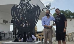 Ergazi'ye YDÜ’den kartal heykeli!
