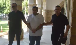 Kendi kendini ele verdi