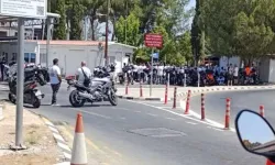 Rum fanatikler, sınırları kapattı