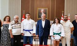 Tatar, Judocu Mertoğlu kardeşleri ödüllendirdi