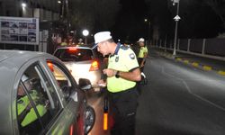 Trafik denetimlerinde 25 araç trafikten men edilirken, 4 sürücü de tutuklandı