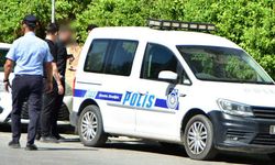 Karpaz yolunda araçtan 15 torba süt tozu çıktı