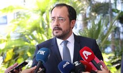 Hristodulidis, hükümet sözcüsü ve partilerden yarınki liderler görüşmesi konusunda açıklama