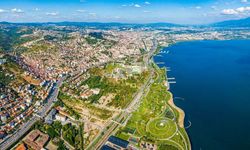 Bir Şehir Küllerinden Nasıl Doğar? Gölcük'ün İnanılmaz Dönüşüm Hikayesi