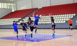 Hentbol U16’da favoriler hata yapmadı
