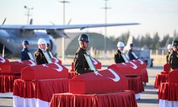 Azerbaycan-Gürcistan sınırında düşen uçakta şehit olan askerler için Ankara'da tören düzenlendi