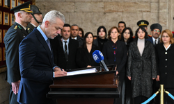 KKTC'nin Ankara Büyükelçisi Korukoğlu, Anıtkabir'i ziyaret etti