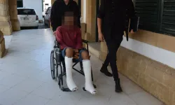 Polisi görünce camdan atladı, ayakları kırıldı