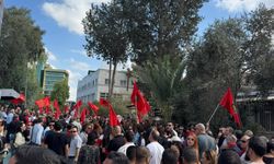 KTOEÖS, 34 öğretmene başlatılan soruşturma nedeniyle sokağa indi