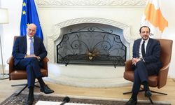 Yunanistan Savunma Bakanı Dendias Güney Kıbrıs’ta temaslarda bulundu