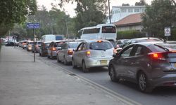 Trafikte her gün artan araç sayısıyla trafiğin kilitlenmesi an meselesi