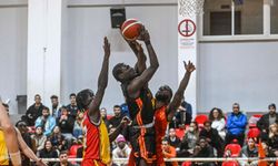 Çetinkaya’dan farklı galibiyet: 81-56