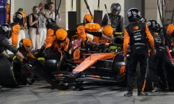 McLaren hata yaptı, şampiyonluk son yarışa kaldı