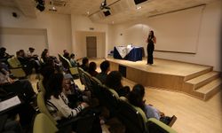 LAÜ’de diyetisyenlik mesleğinin sosyokültürel ve halk sağlığı alanlarındaki görevleri konuşuldu