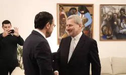 Johannes Hahn dün Hristodulidis’le görüştü