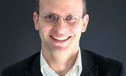 DAÜ mezunu Mehmet Baha, küresel düzeyde ilham vermeye devam ediyor