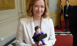 Meloni, aldığı hediyeleri açık artırmaya çıkarıyor