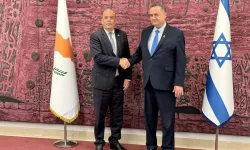 Rum Savunma Bakanı İsrail’i ziyaret ederek, Katz ile görüştü