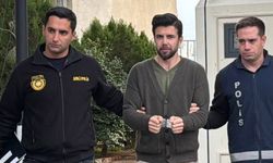 İranlı kadın öğrencileri "başınız açık" diye tehdit etti