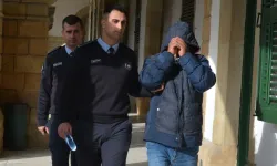 400 Euro’ya bagajda insan geçirdi