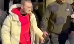 Bıçakla korkutup parmağını kırdılar