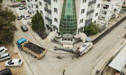 Gazimağusa'da Kaliland Bölgesinde katran serme işlemine geçiliyor