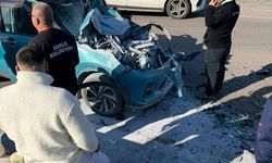 Önündeki TIR’a çarptı