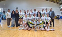 Kızlarda NKL, erkeklerde Erenköy Lisesi şampiyon