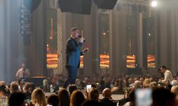 Özcan Deniz ile romantizm rüzgârı