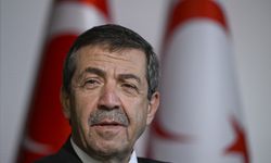 Ertuğruloğlu: “Kıbrıs Türkü’ne zaman ve statü kaybettiriliyor”