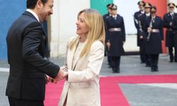 İtalya ile ilişkileri, Fransa ile ilişkiler düzeyine yükseltme çabası