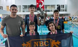 Necat British College Lefkoşa İlkokulu havuzda kürsüye ambargo koydu