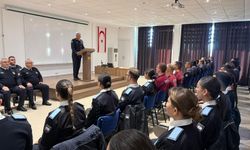 Adalıer: “Ben değil, biz duygusuyla” hareket edin"