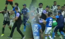 Böylesi ne görüldü ne duyuldu! Yeşil sahalarda görülmemiş kavga